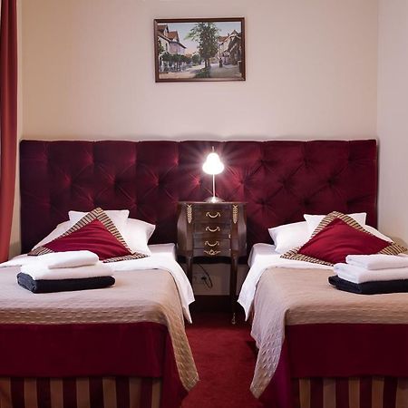 Hotel Stary Zdroj ชเวียราโดว์-สโดรยจ์ ภายนอก รูปภาพ