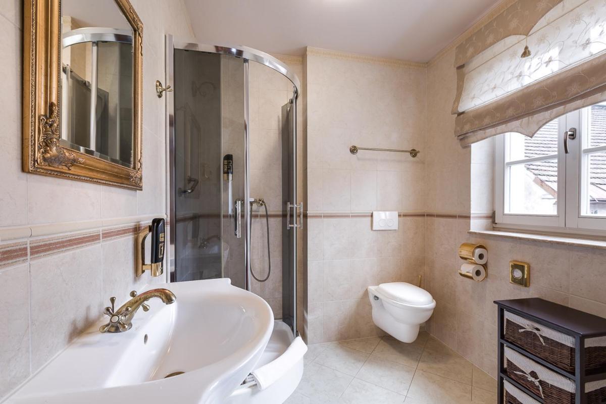 Hotel Stary Zdroj ชเวียราโดว์-สโดรยจ์ ภายนอก รูปภาพ