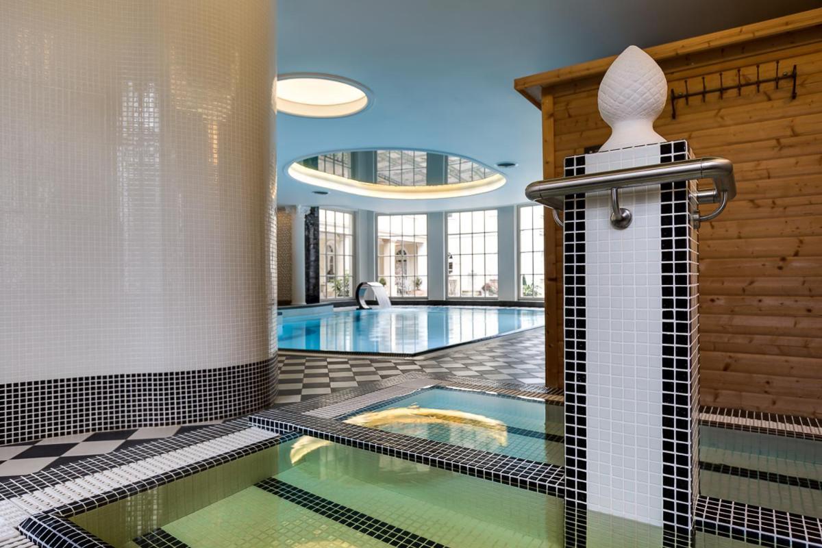 Hotel Stary Zdroj ชเวียราโดว์-สโดรยจ์ ภายนอก รูปภาพ