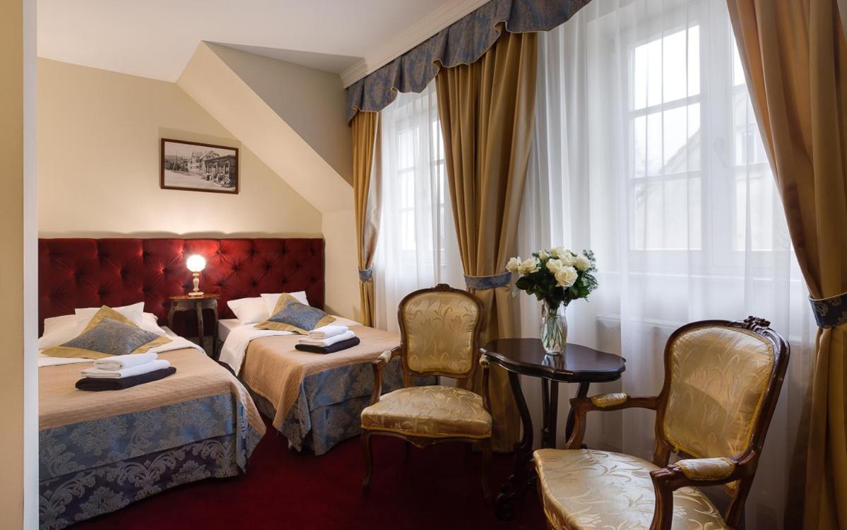 Hotel Stary Zdroj ชเวียราโดว์-สโดรยจ์ ภายนอก รูปภาพ