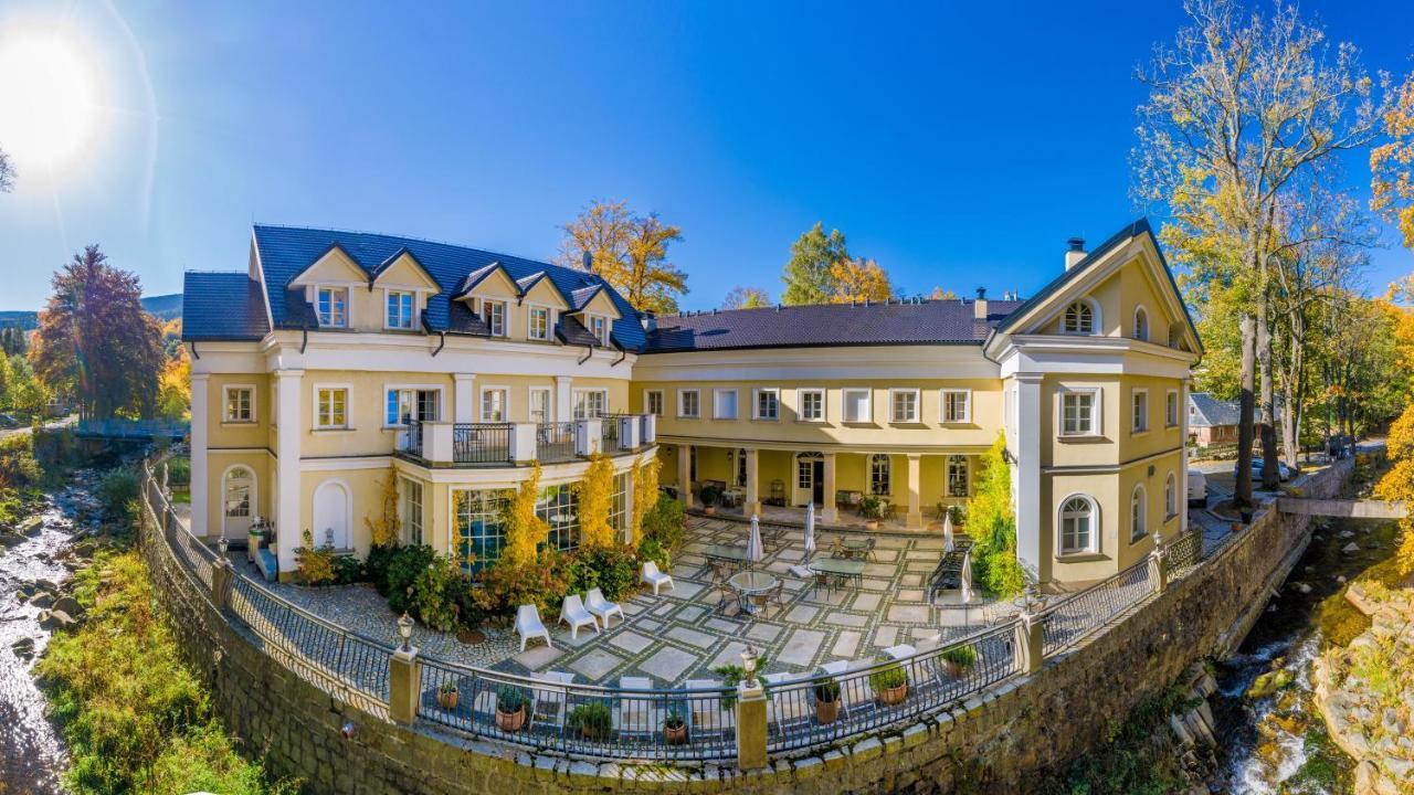 Hotel Stary Zdroj ชเวียราโดว์-สโดรยจ์ ภายนอก รูปภาพ