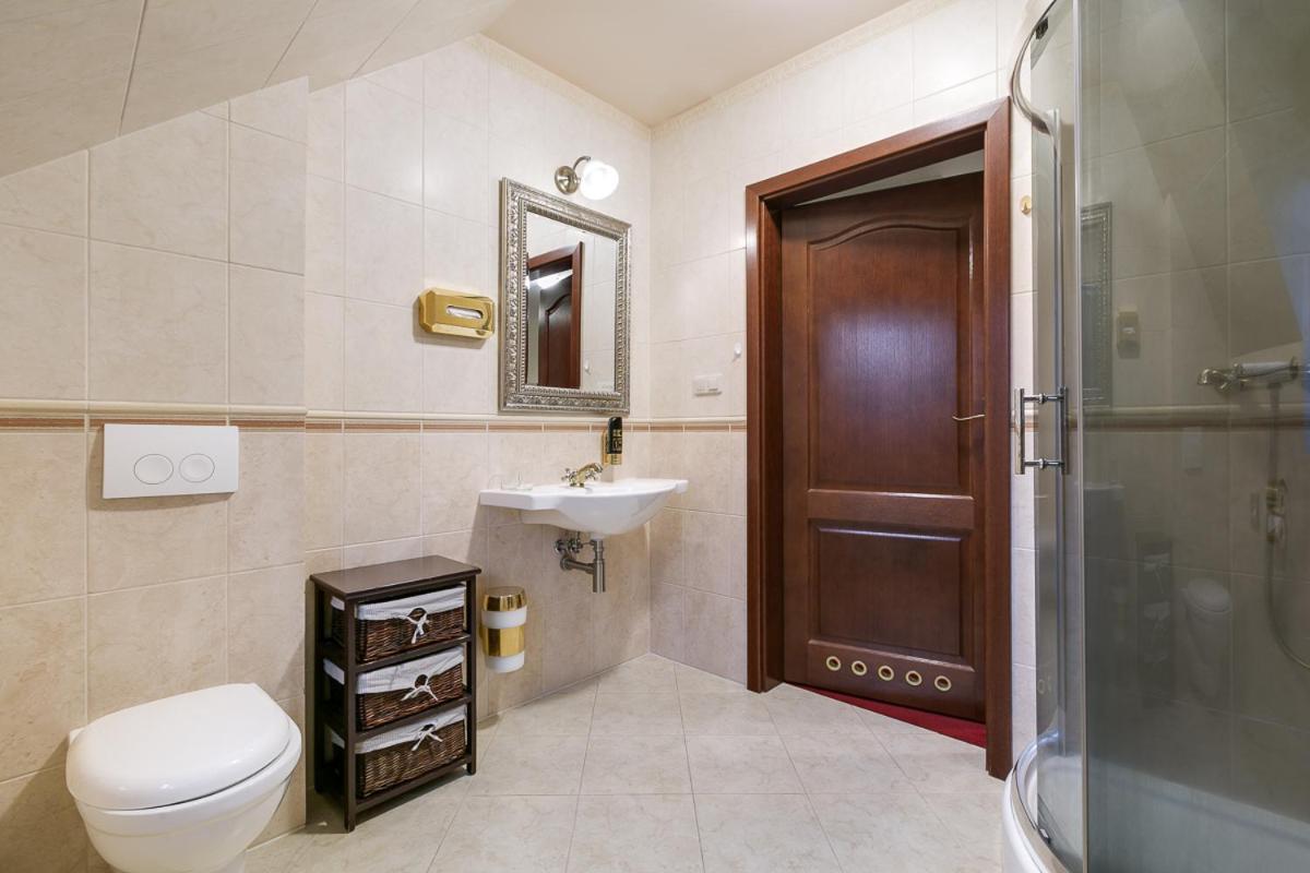Hotel Stary Zdroj ชเวียราโดว์-สโดรยจ์ ภายนอก รูปภาพ