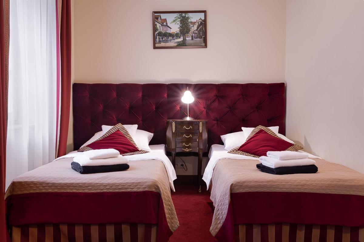 Hotel Stary Zdroj ชเวียราโดว์-สโดรยจ์ ภายนอก รูปภาพ